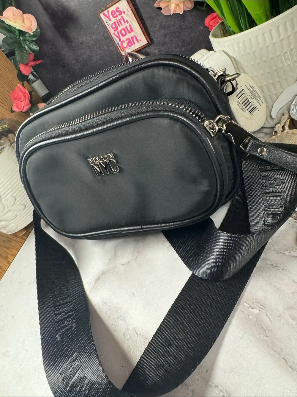 Steve Madden compact black